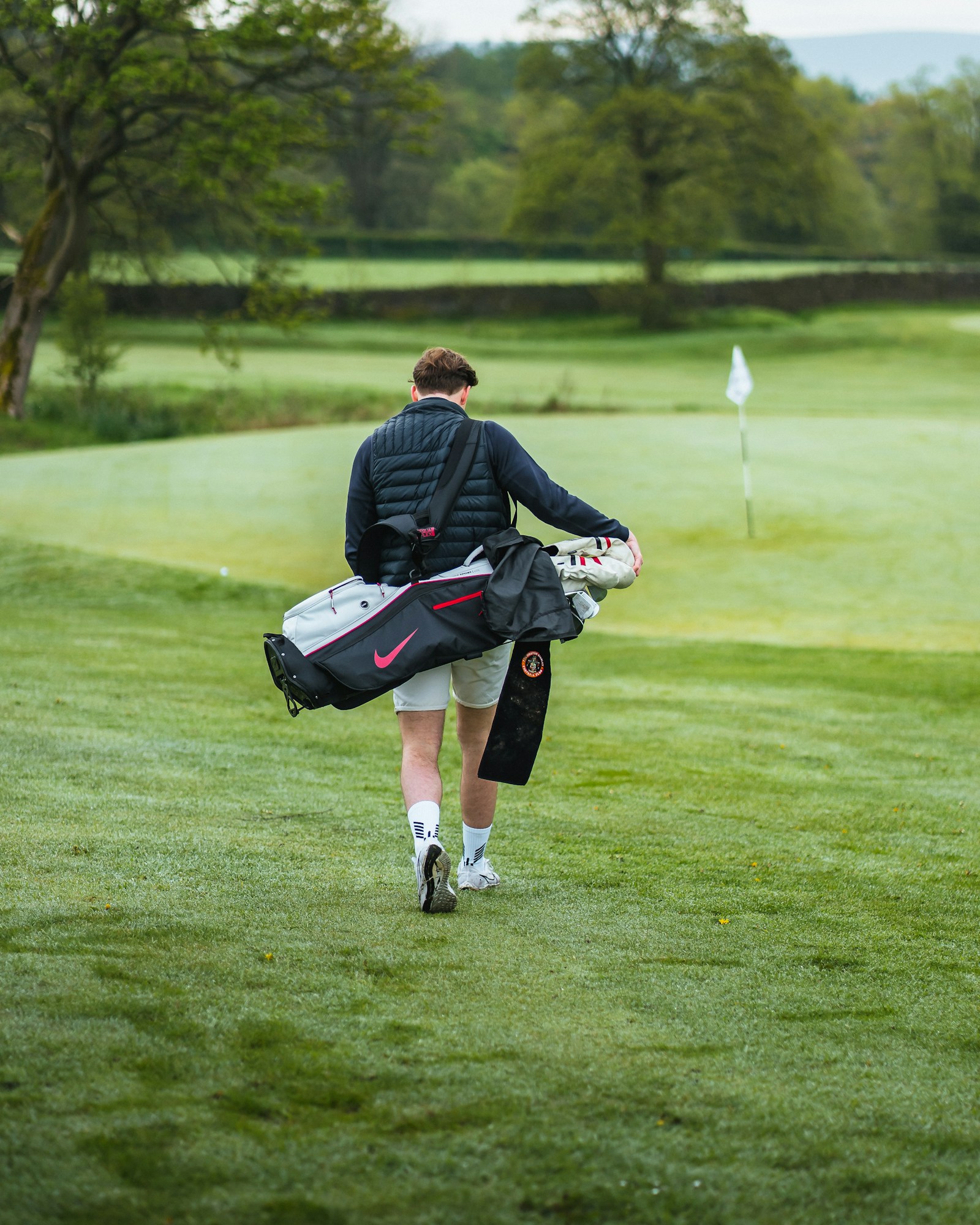 Choose a clear reference before you step into your setup. Context photograph; the person shown is not the author or a coaching client.